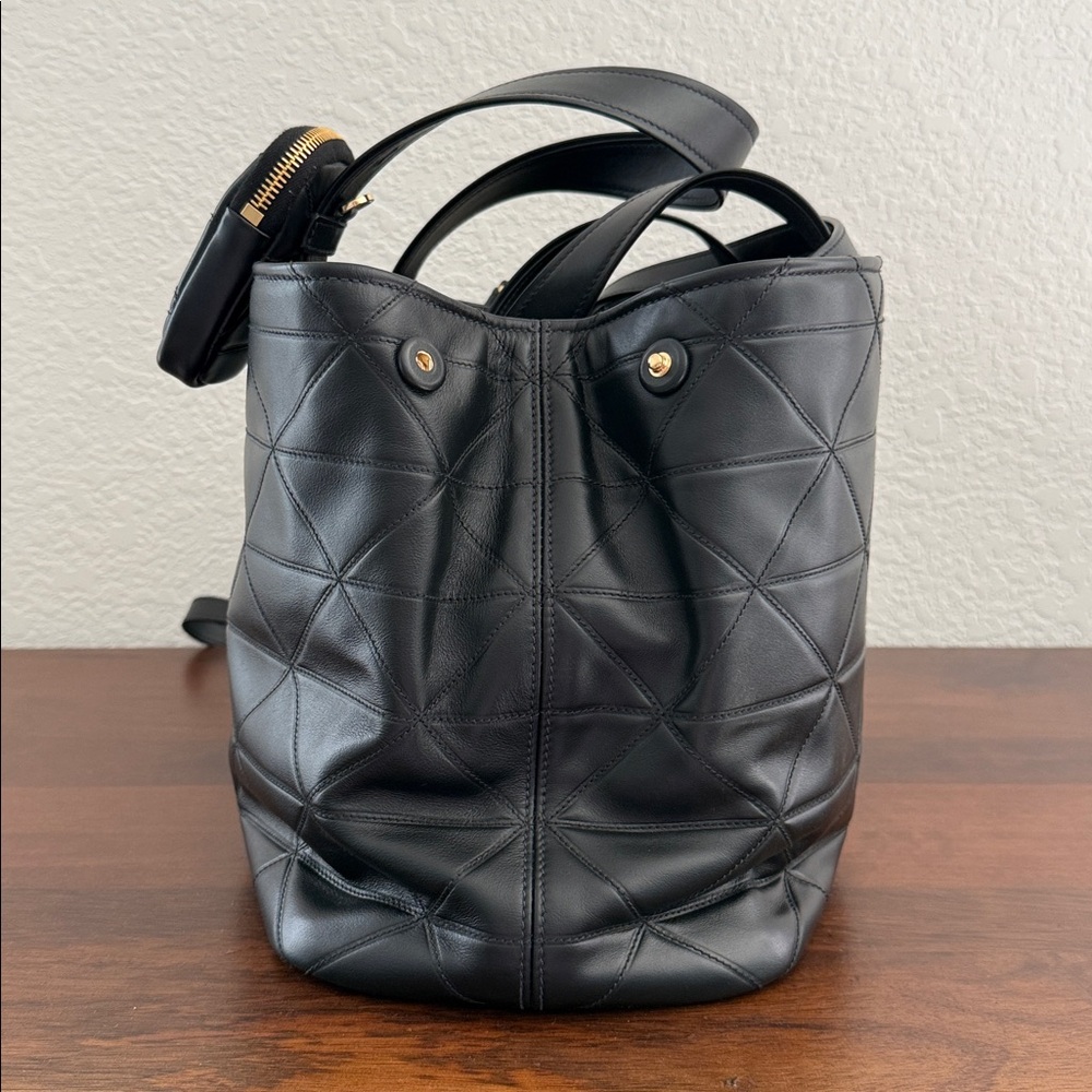 PRADA Large Quilted Tote Black Leather Bag - Picture 3 of 17